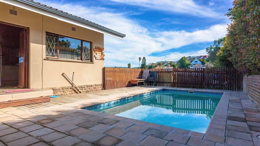 4 Bedroom Property for Sale in Knysna Central Western Cape